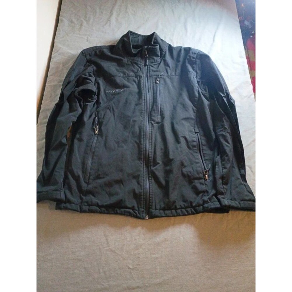 Free Tech Men’s Black Softshell Full-Zip Jacket Small 34–36